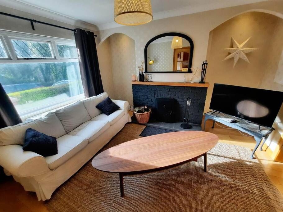 - The Holly Tree House - * Bushmills